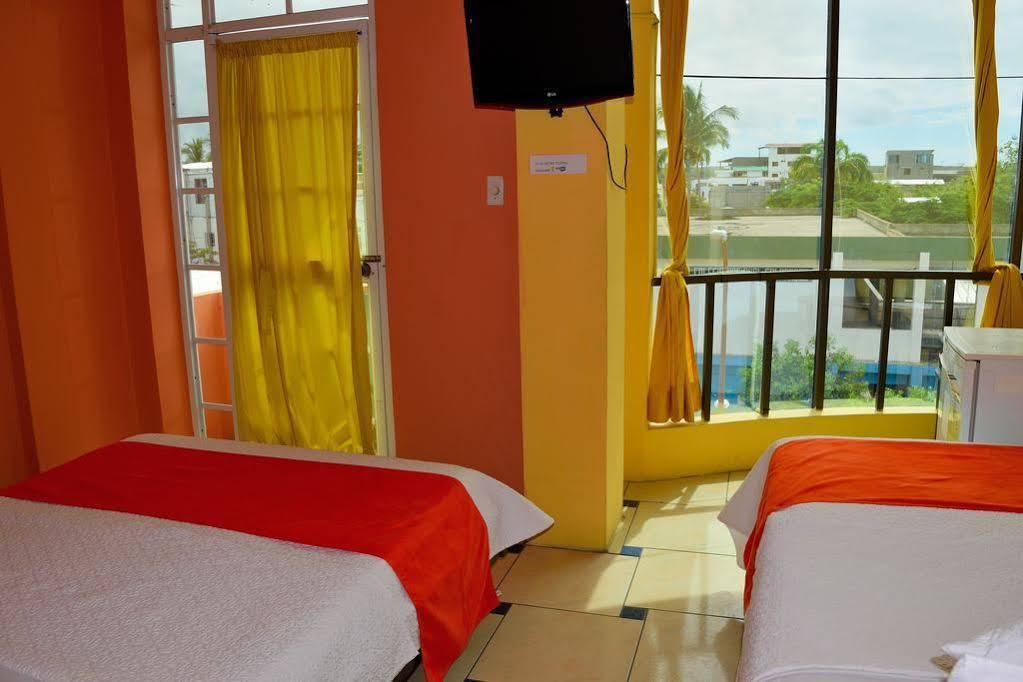 Hostal Carliza Пуэрто-Айора Экстерьер фото