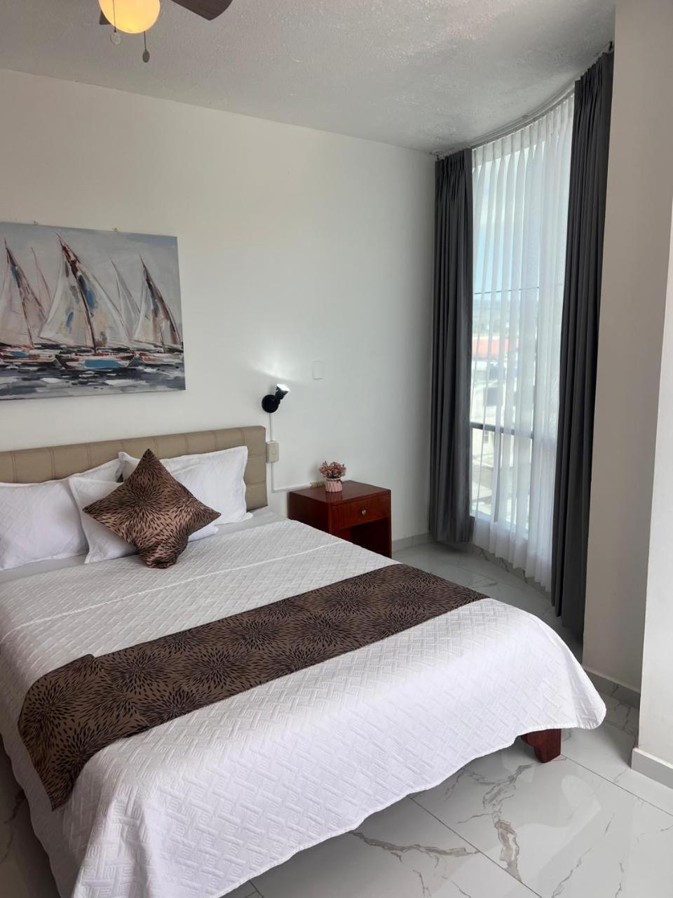 Hostal Carliza Пуэрто-Айора Экстерьер фото