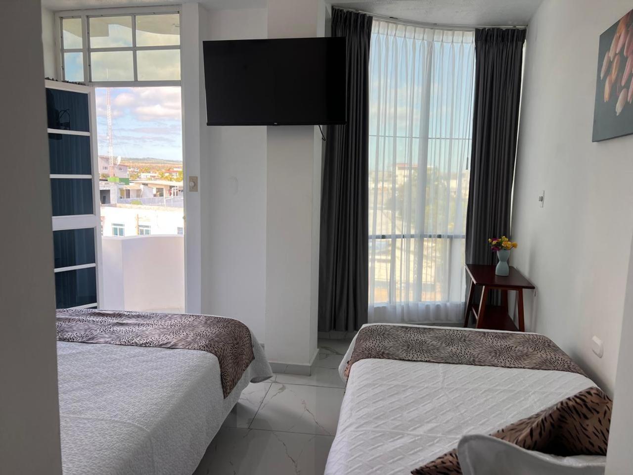Hostal Carliza Пуэрто-Айора Экстерьер фото