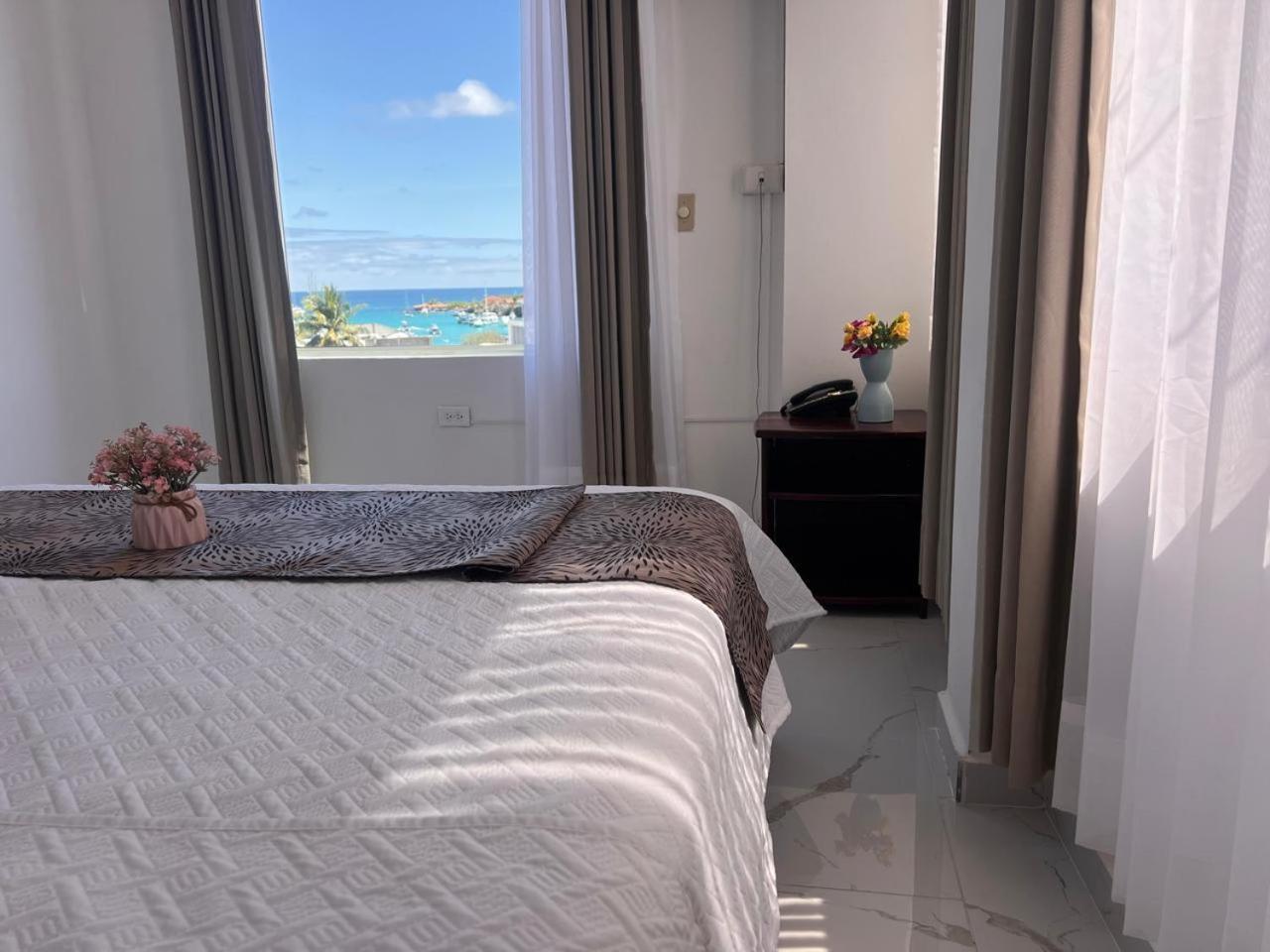 Hostal Carliza Пуэрто-Айора Экстерьер фото